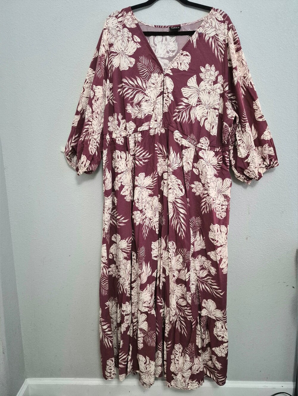 Torrid Floral Vneck Puff Sleeve Tiered Ruffle Hem Maroon Dress Size 3 Boho